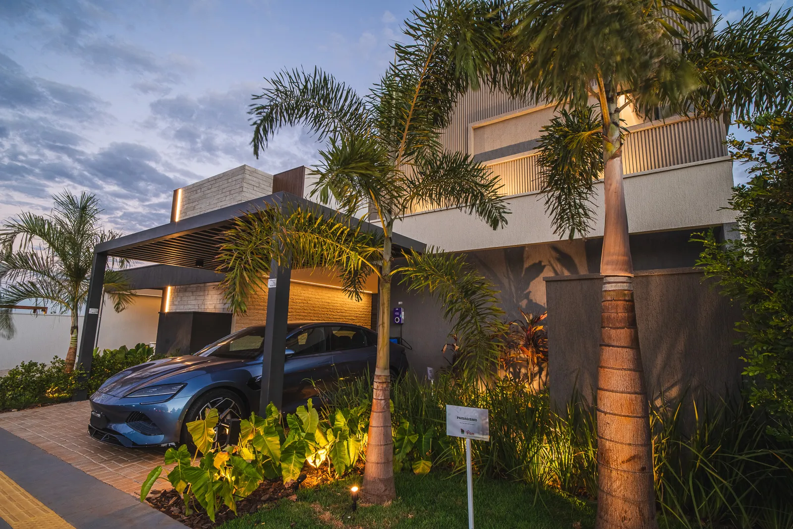 ll704073 hdr 29.webp