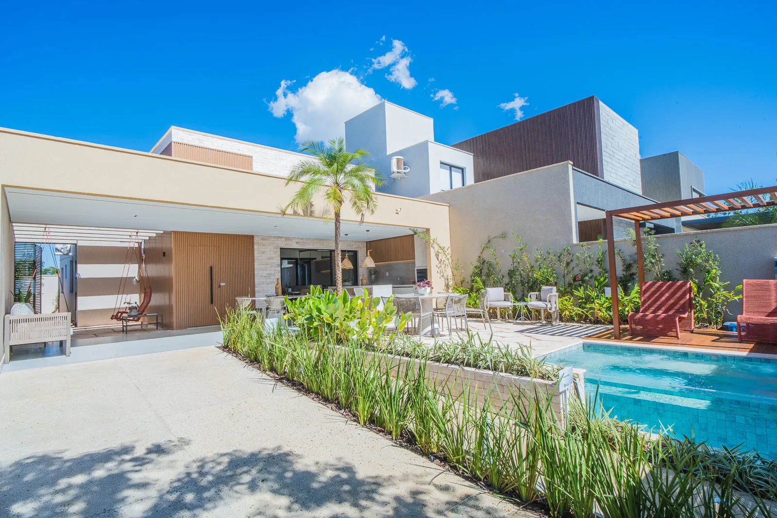 ll704037 hdr 14.webp
